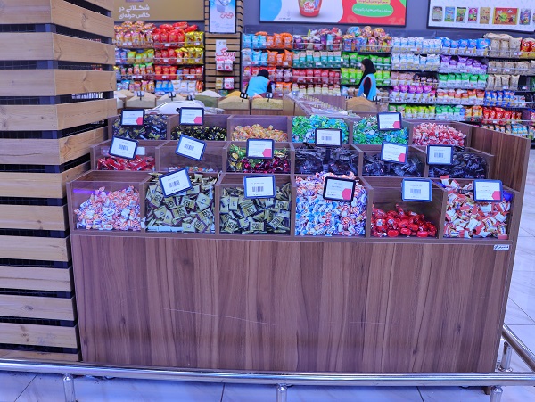 فروش انواع شکلات در فروشگاه هایپرفامیلی