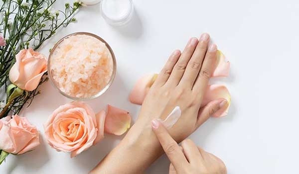 با این روش ها، از پوست دست خود محافظت کنید