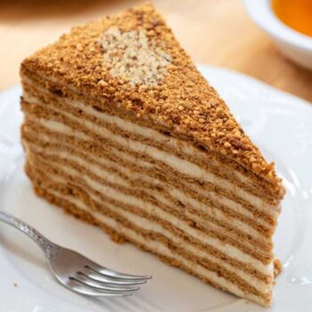 دستور پخت کیک عسلی روسی