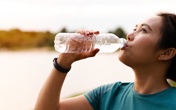 افزایش مصرف آب برای گودی زیر چشم
