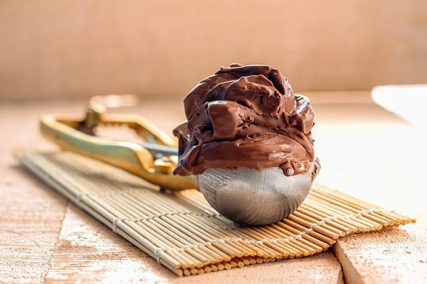 بستنی شکلاتی اسکوپی